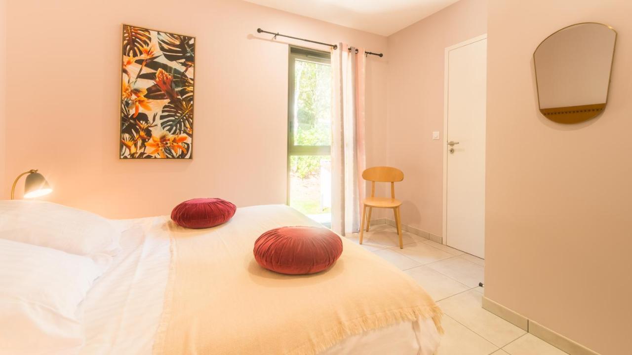 Villa Spacieuse Avec Jacuzzi Privatif ซาร์ลา-ลา-กาเนดา ภายนอก รูปภาพ