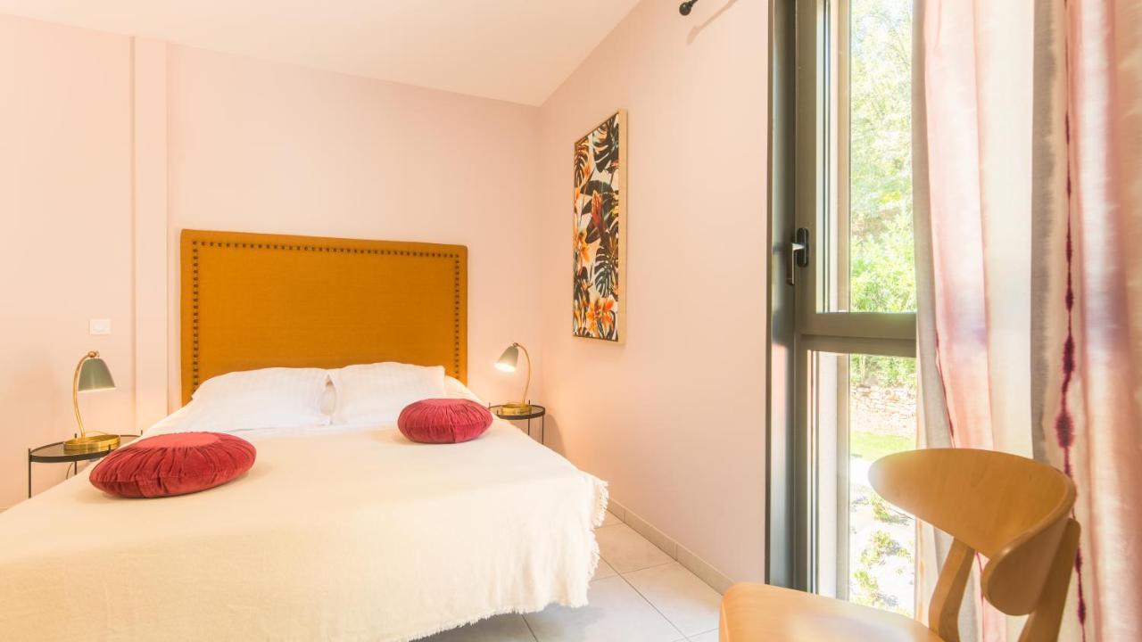Villa Spacieuse Avec Jacuzzi Privatif ซาร์ลา-ลา-กาเนดา ภายนอก รูปภาพ